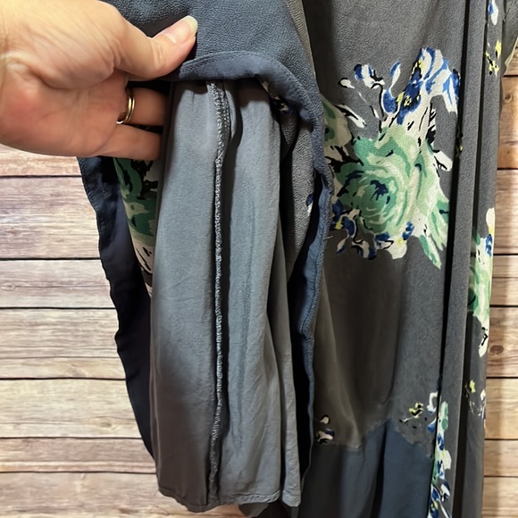 Free People Gray Floral Print Dress Handkerchief Hem Size Large B8 - Picture 7 of 8